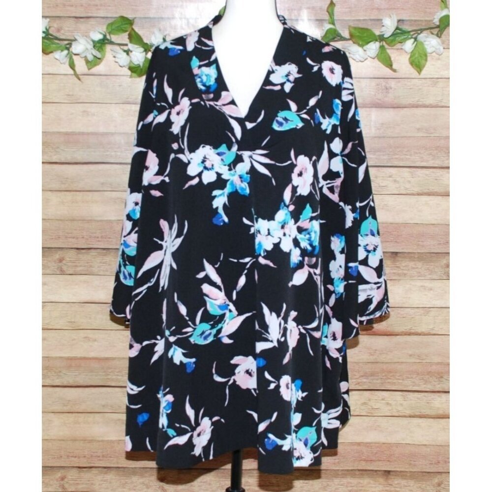 Lane Bryant Women's Black Floral Blouse Top Size 22W 24W V-Neck 3/4 Bell Sleeves